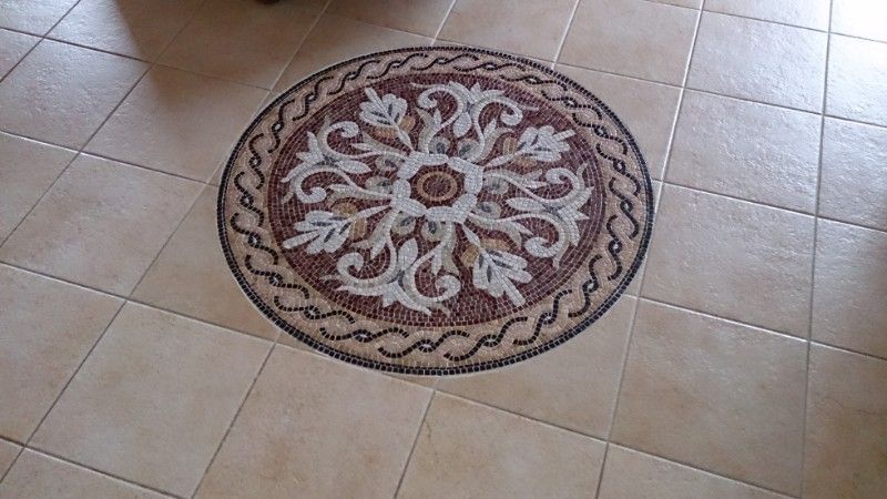 rundes Muster auf Fliesen