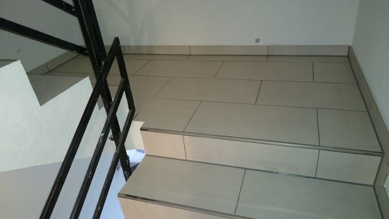 Treppe mit Geländer