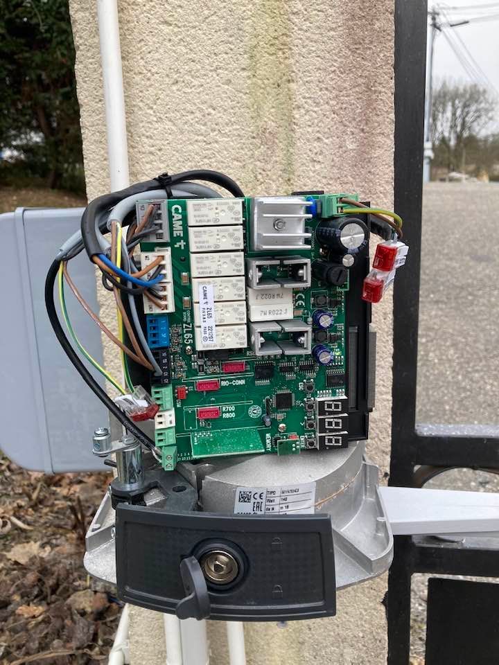 Pose moteur avec batterie secours