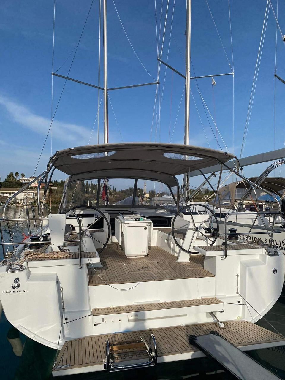 AIOLOS IKE Ενοικιάσεις ιστιοπλοϊκών σκαφών αναψυχής