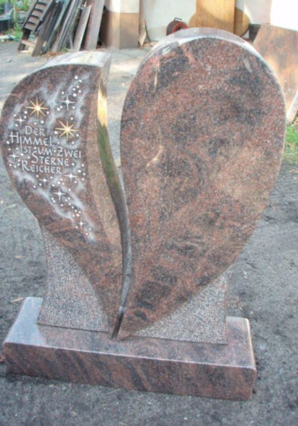 Grabstein in der Form eines Herz