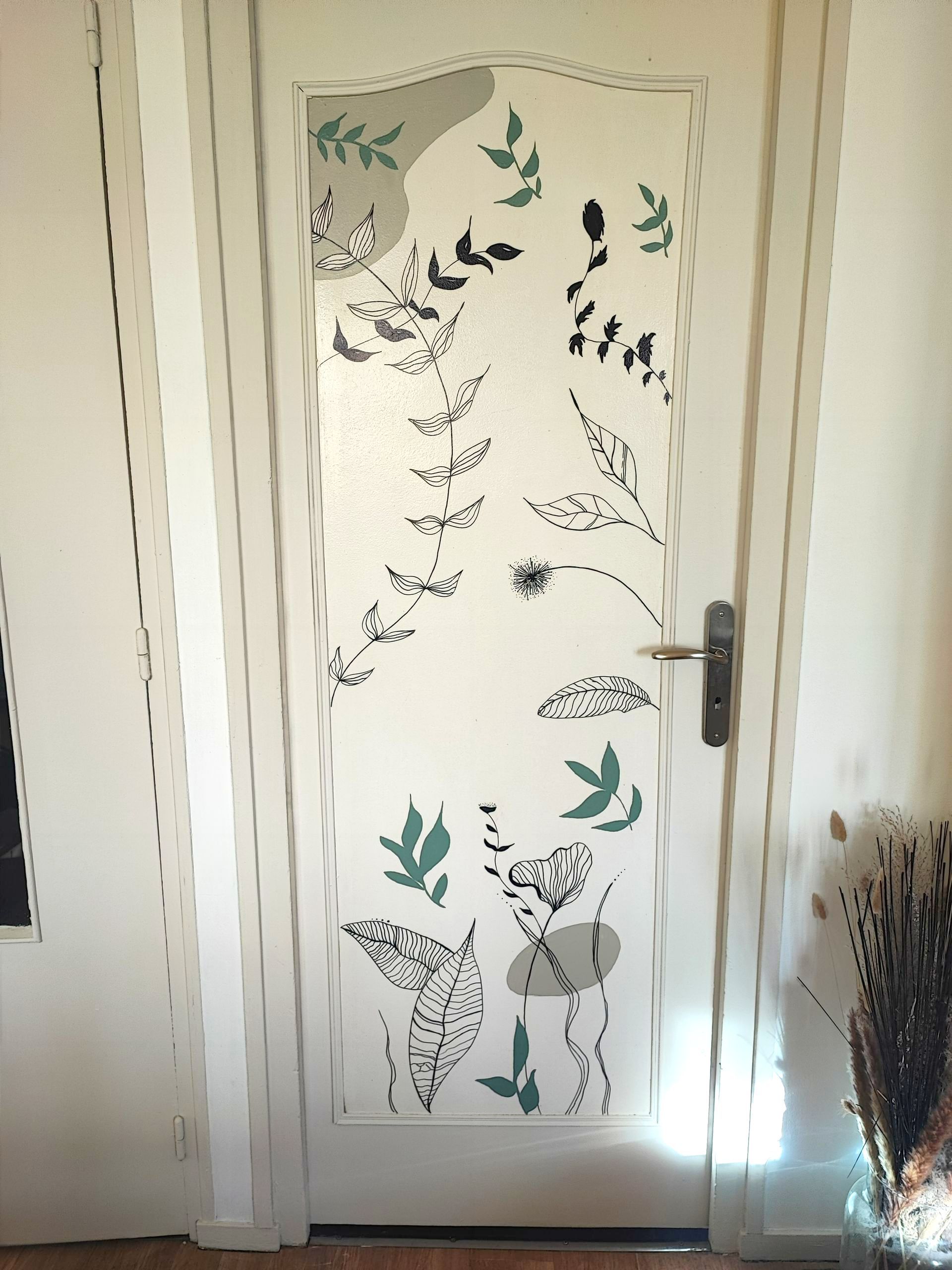 Réalisation de fresque murale sur porte