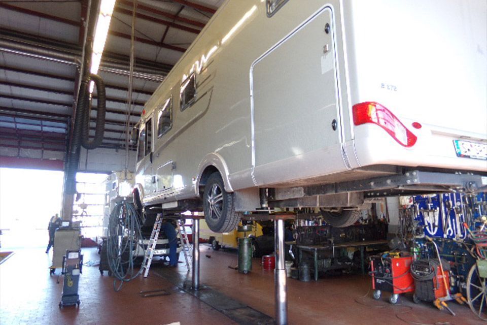 Transporter in der Werkstatt von Waldemar Bonfigt GmbH