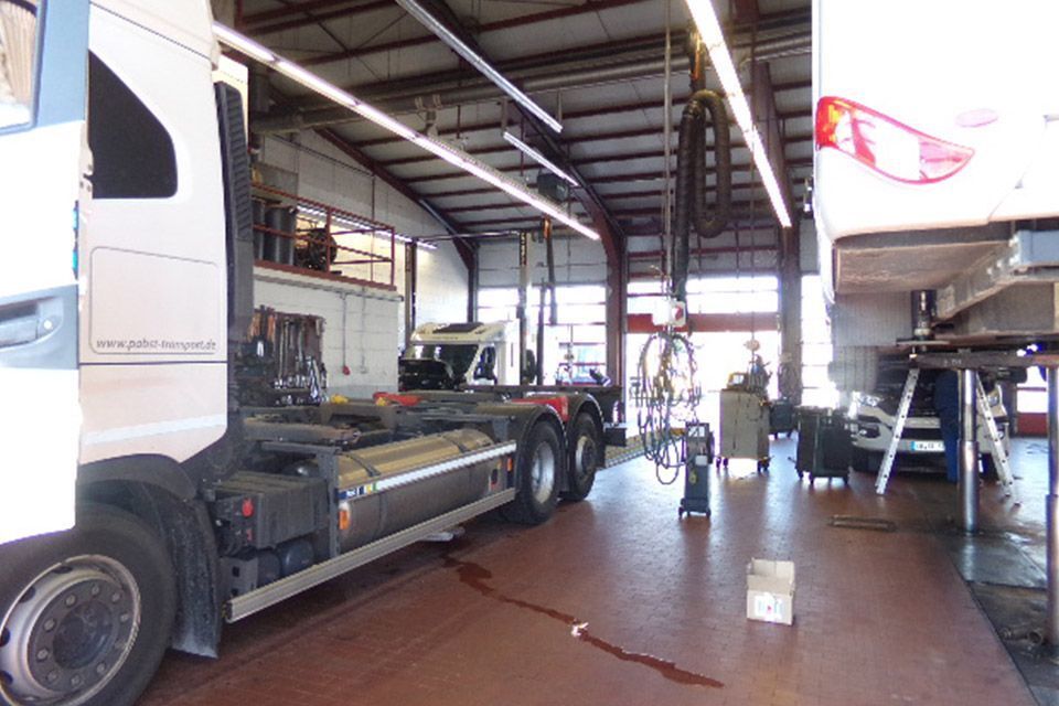 LKW in der Werkstatt von Waldemar Bonfigt GmbH
