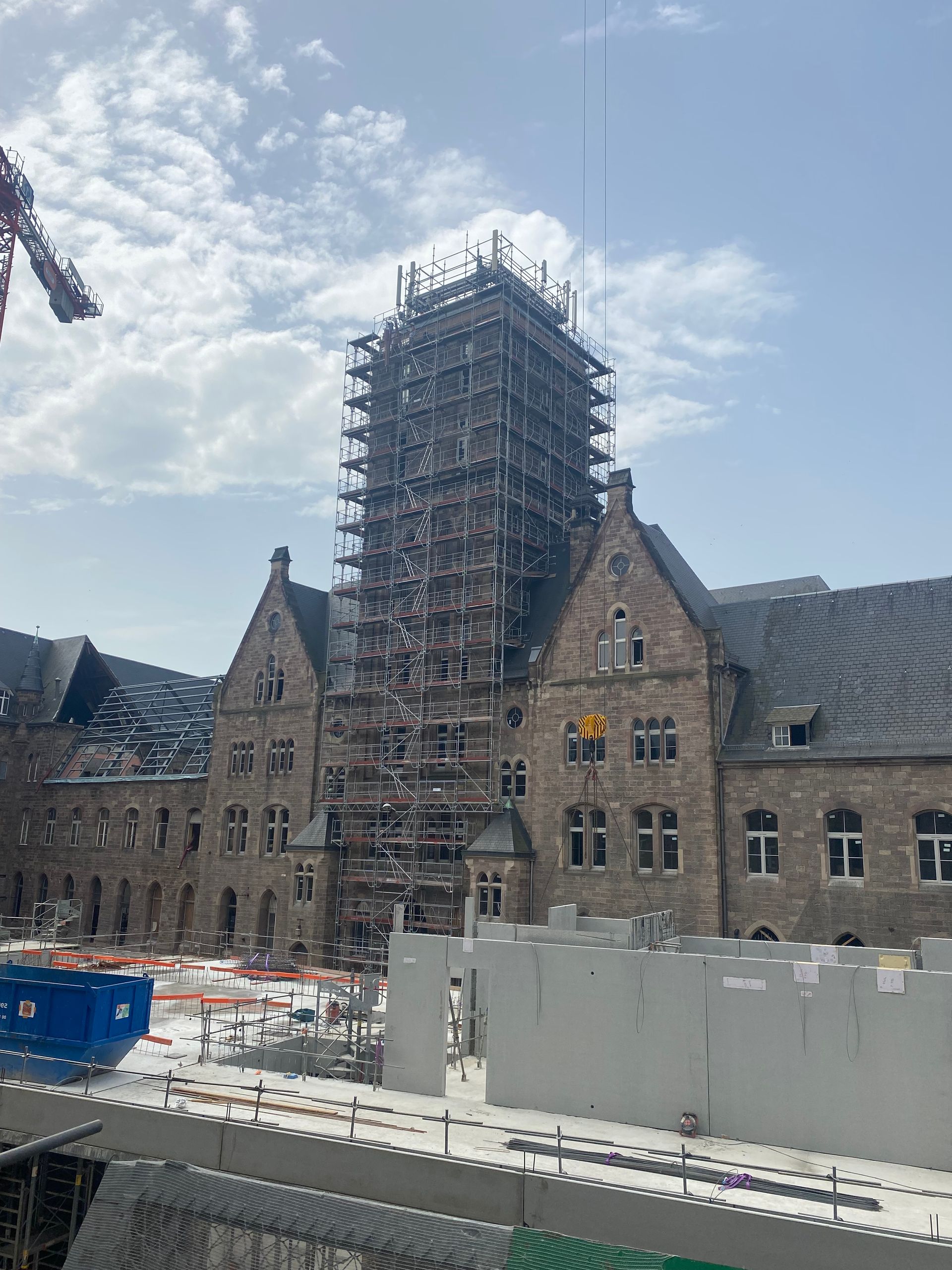 échafaudagr tres grande hauteur