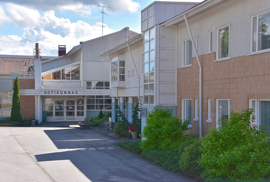 Kotikunnaan sisäänkäynti.