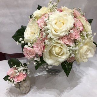 Bouquet et roses de table