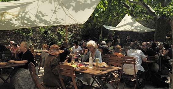 Restaurants - Villeneuve lès Avignon - Dîner en famille ou entre amis