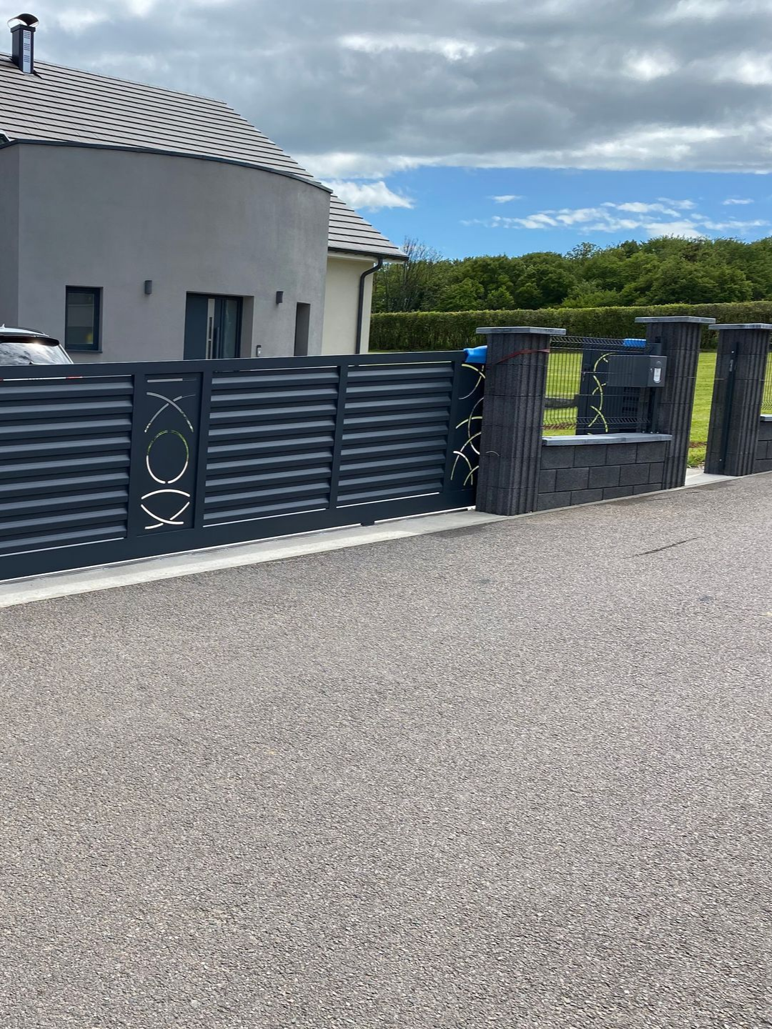 Vers la page portails et clôtures