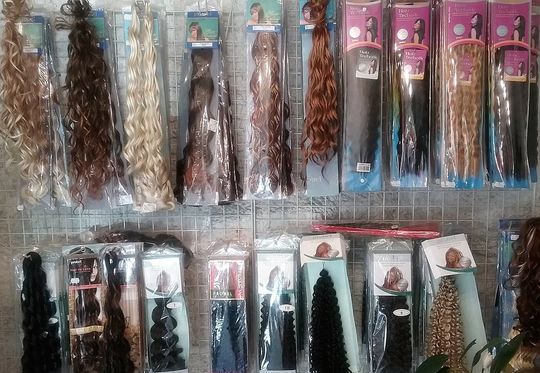 Cheveux naturels et synthétiques pour tissage afro à Libourne