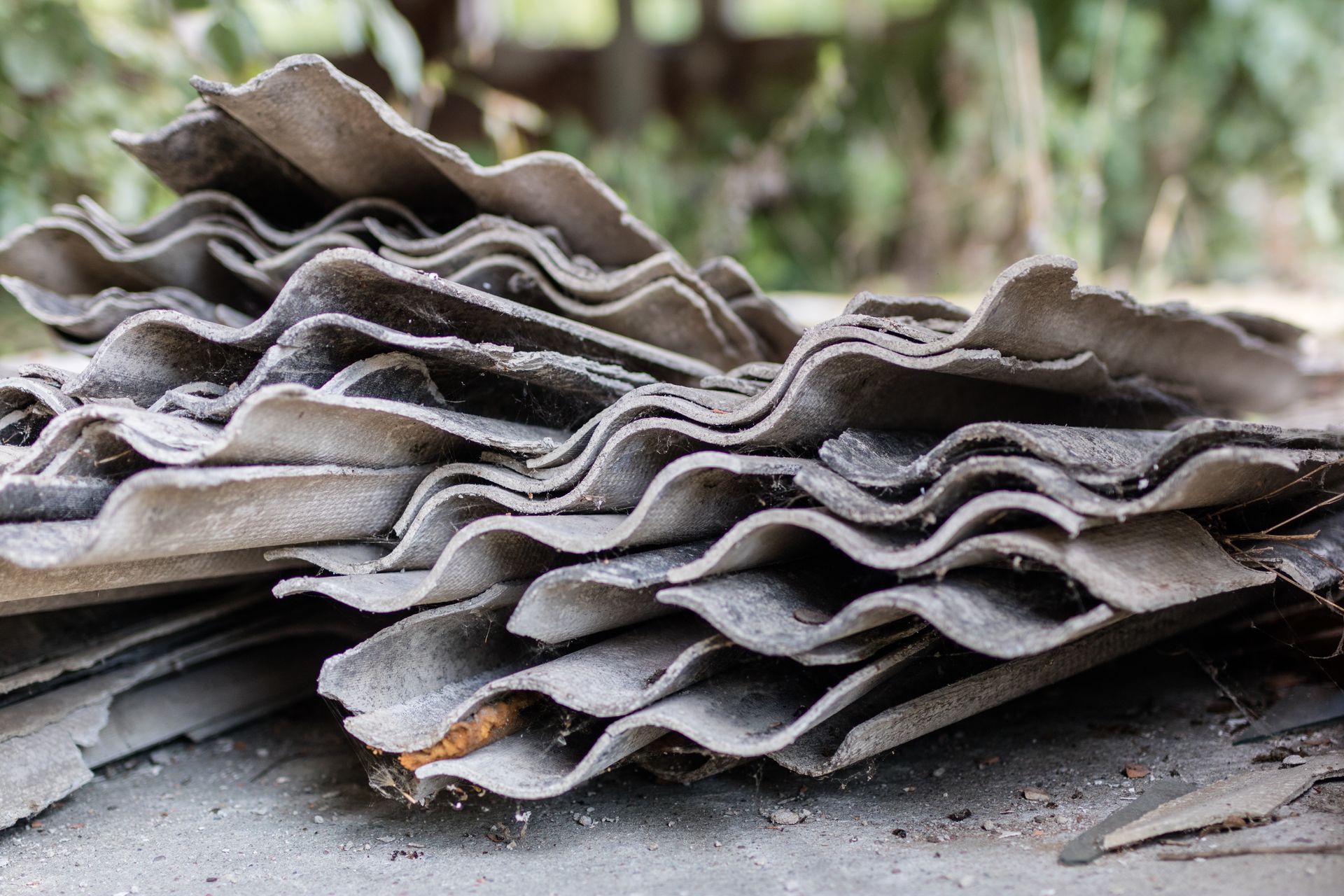 Anciennes tuiles contenant de l'amiante