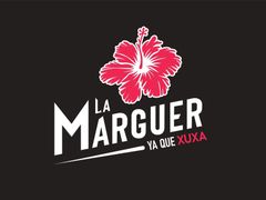 Un logotipo para La Marguer con una flor roja sobre fondo negro.