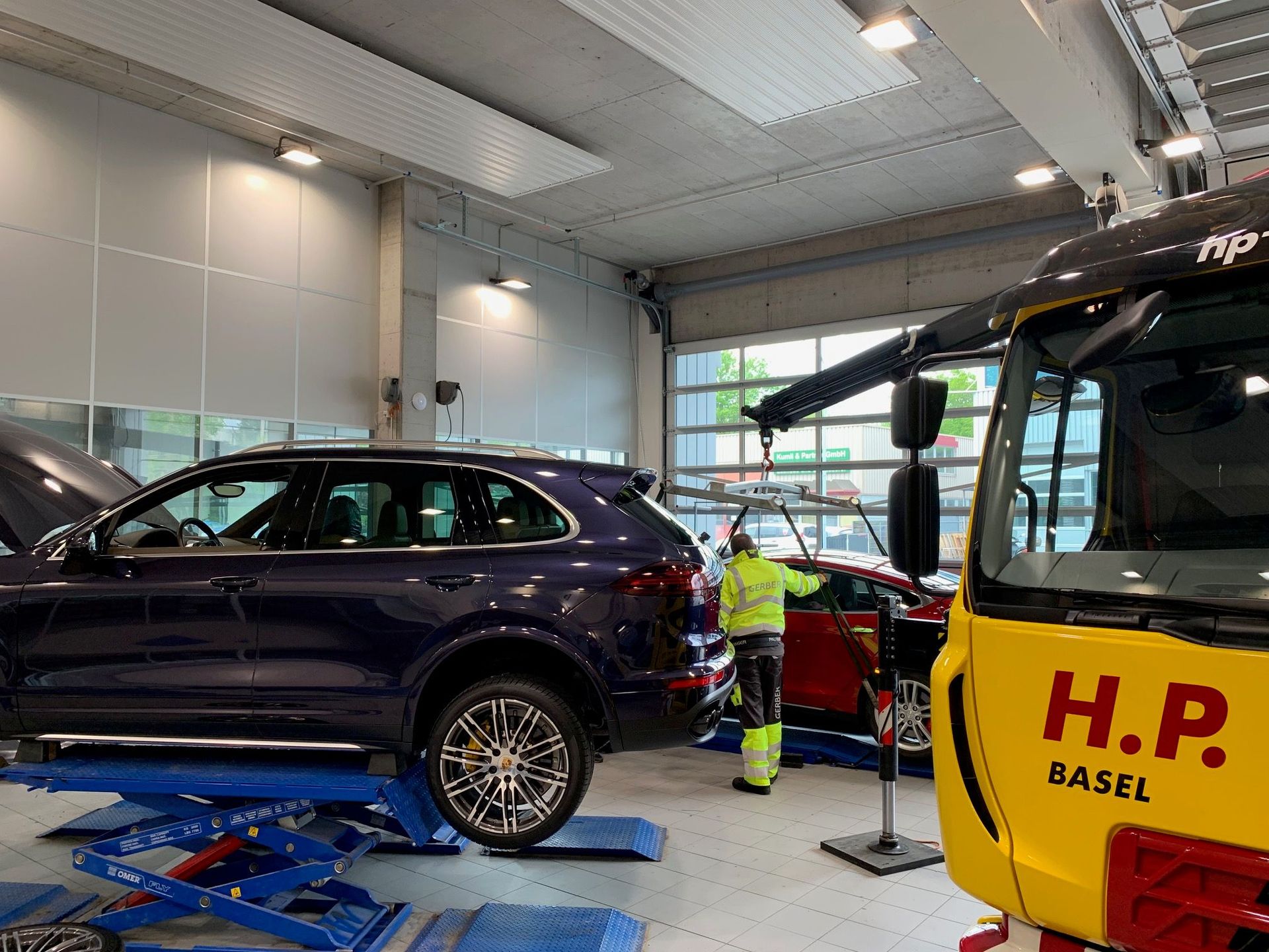 Autoreparatur - Huggel Carrosserie AG in Münchenstein BL