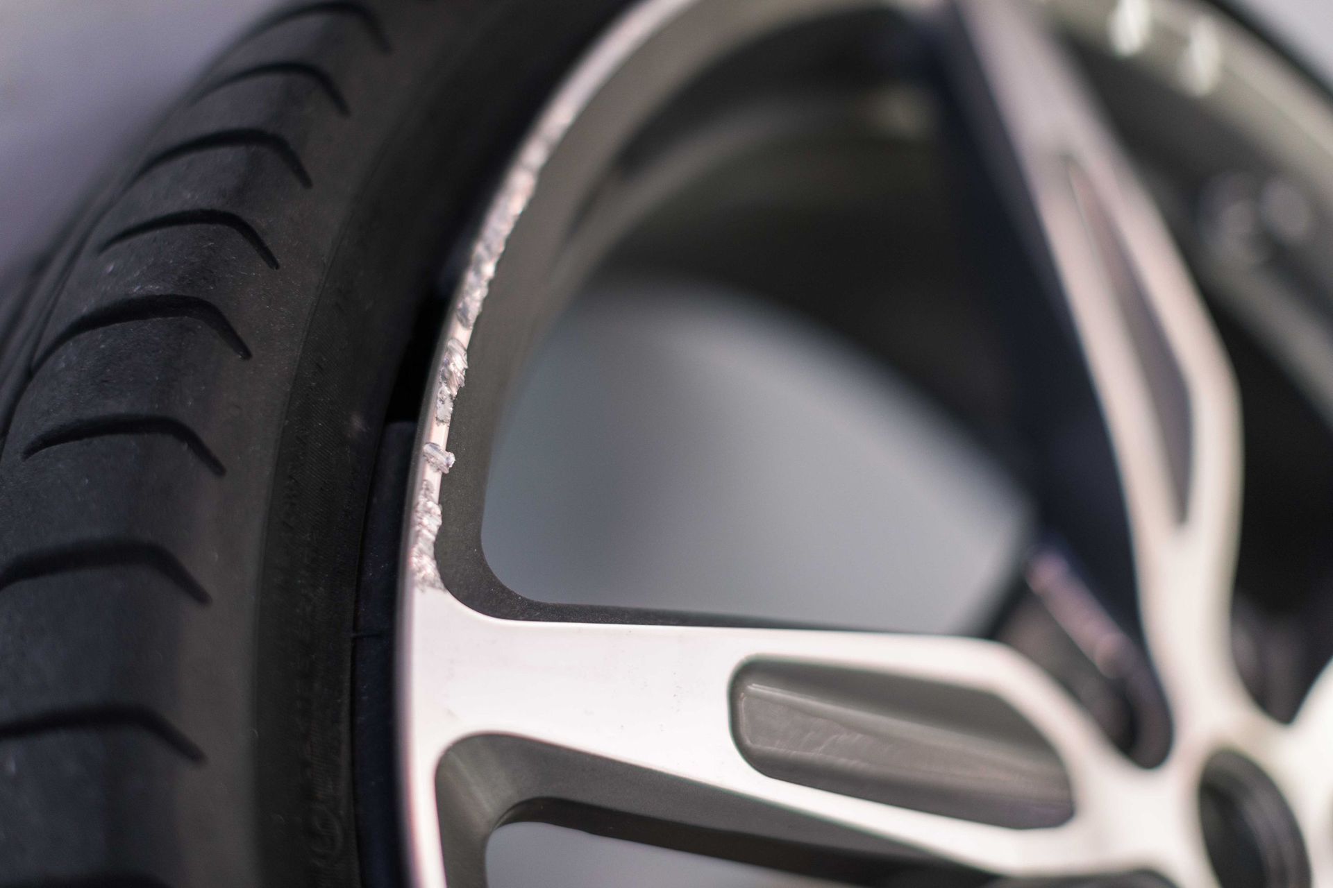 Felgen wechsel - Huggel Carrosserie AG in Münchenstein BL