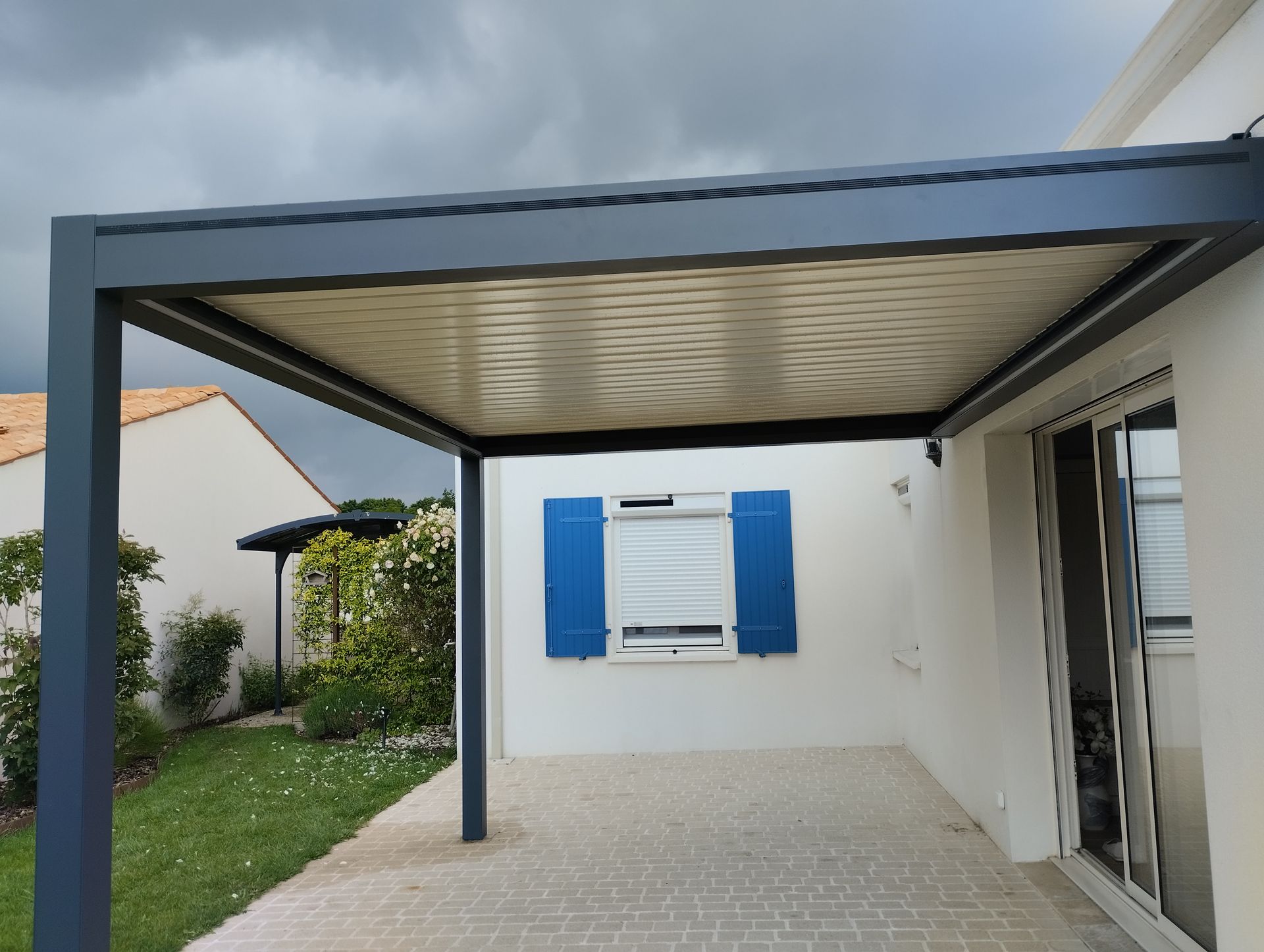 Une pergola en aluminum