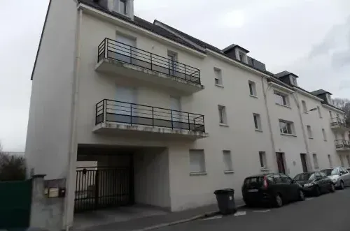 Immeuble avec des balcons