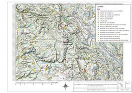 Un primer plano de un mapa de una cadena montañosa.