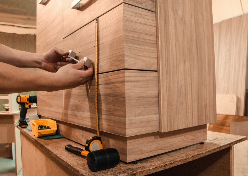 Menuiserie sur mesure en bois local