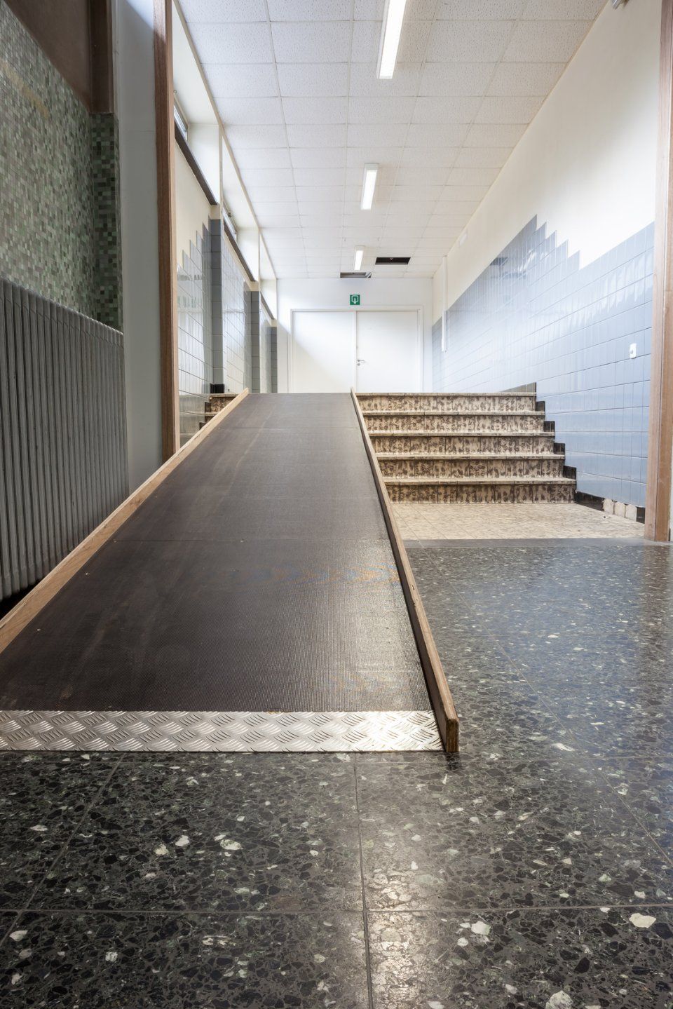 entrée accès handicapé