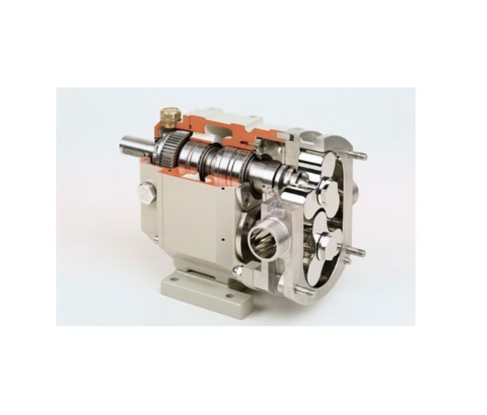 Un primer plano de una bomba de acero inoxidable sobre una superficie blanca.