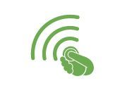 Une main appuyant sur une télécommande avec effet d'ondes.