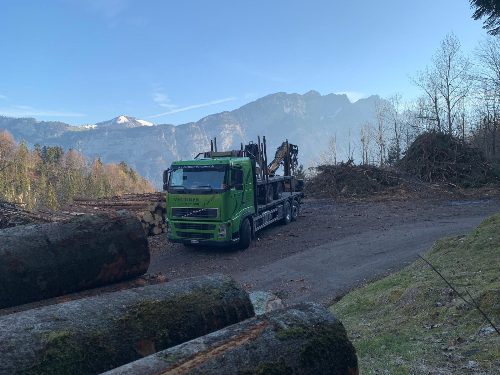 Transport Holz - Vettiger Transport AG- Lütisburg-Station