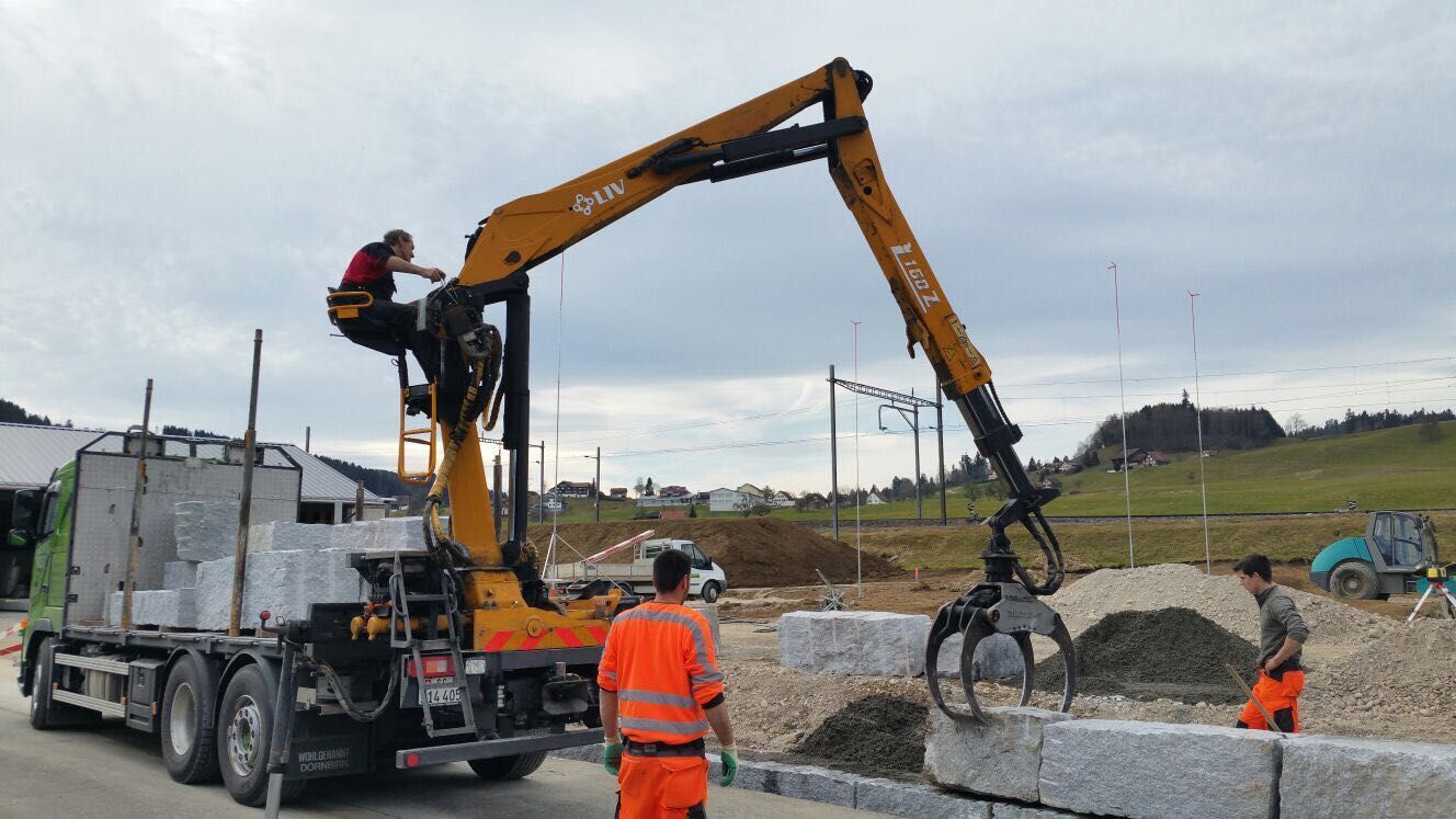 Natursteine Baggerarbeiten - Vettiger Transport AG- Lütisburg-Station