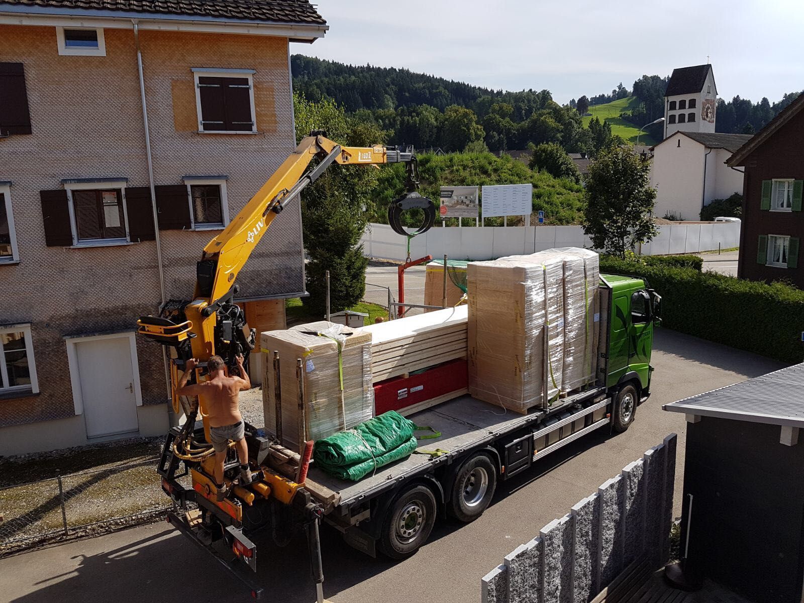 Transport Holz - Vettiger Transport AG- Lütisburg-Station