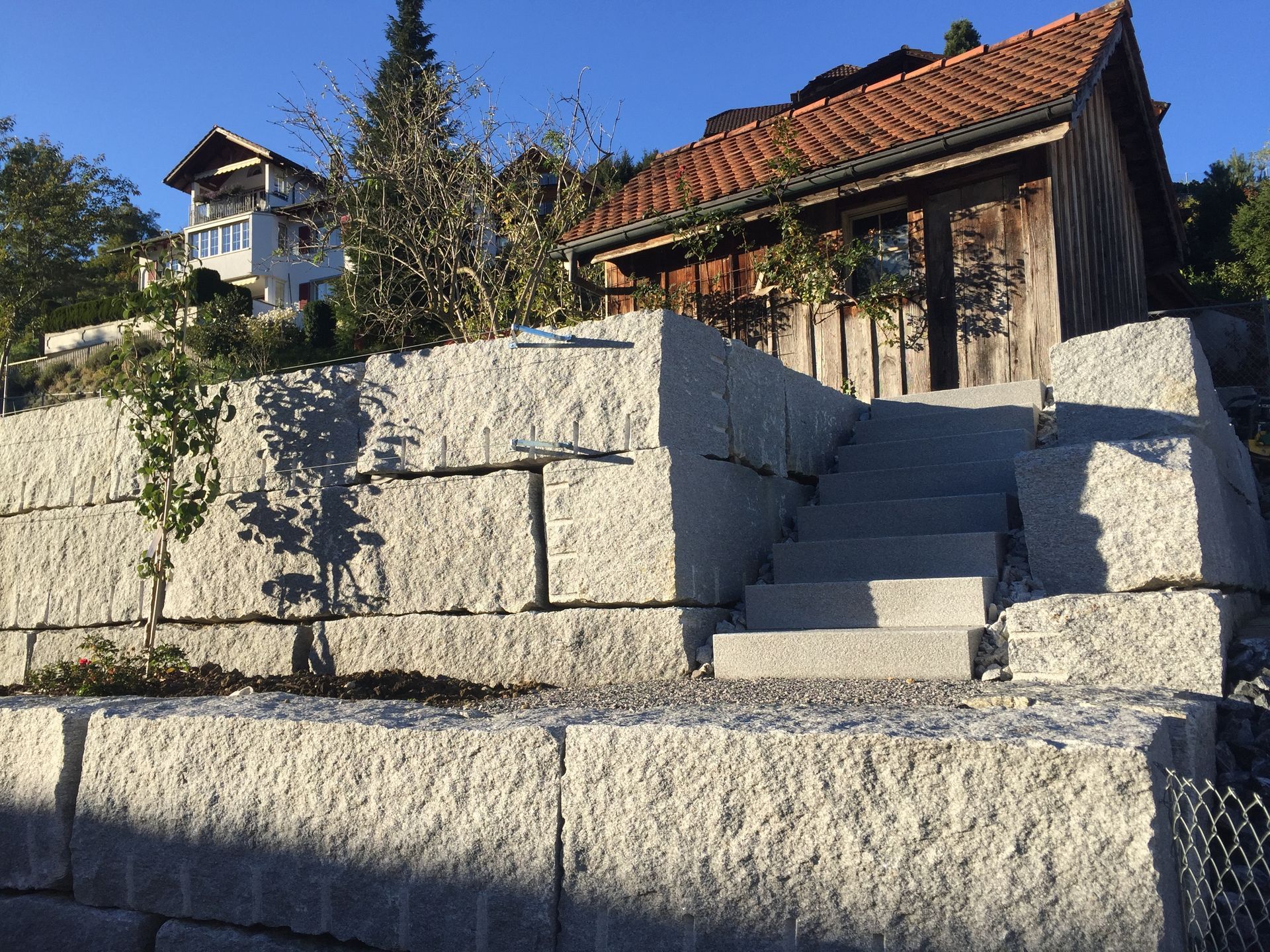 Naturstein Gartenanlage - Vettiger Transport AG- Lütisburg-Station