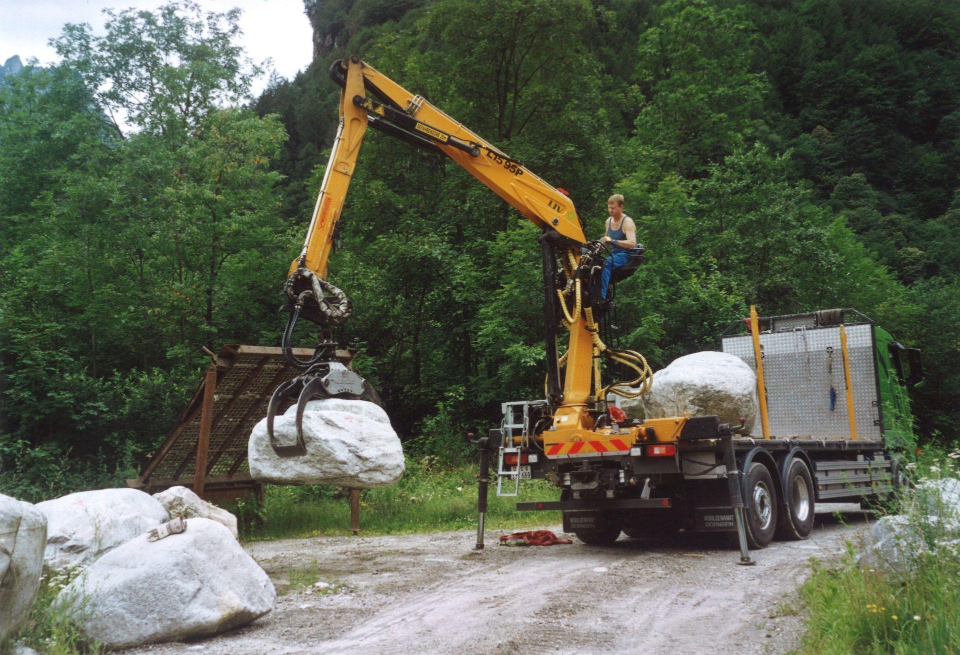 Verzasca Flusssteine - Vettiger Transport AG- Lütisburg-Station