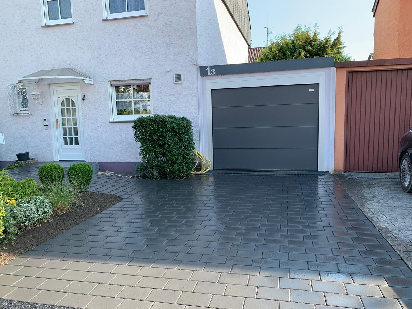 Buchsbaum an einer Einfahrt