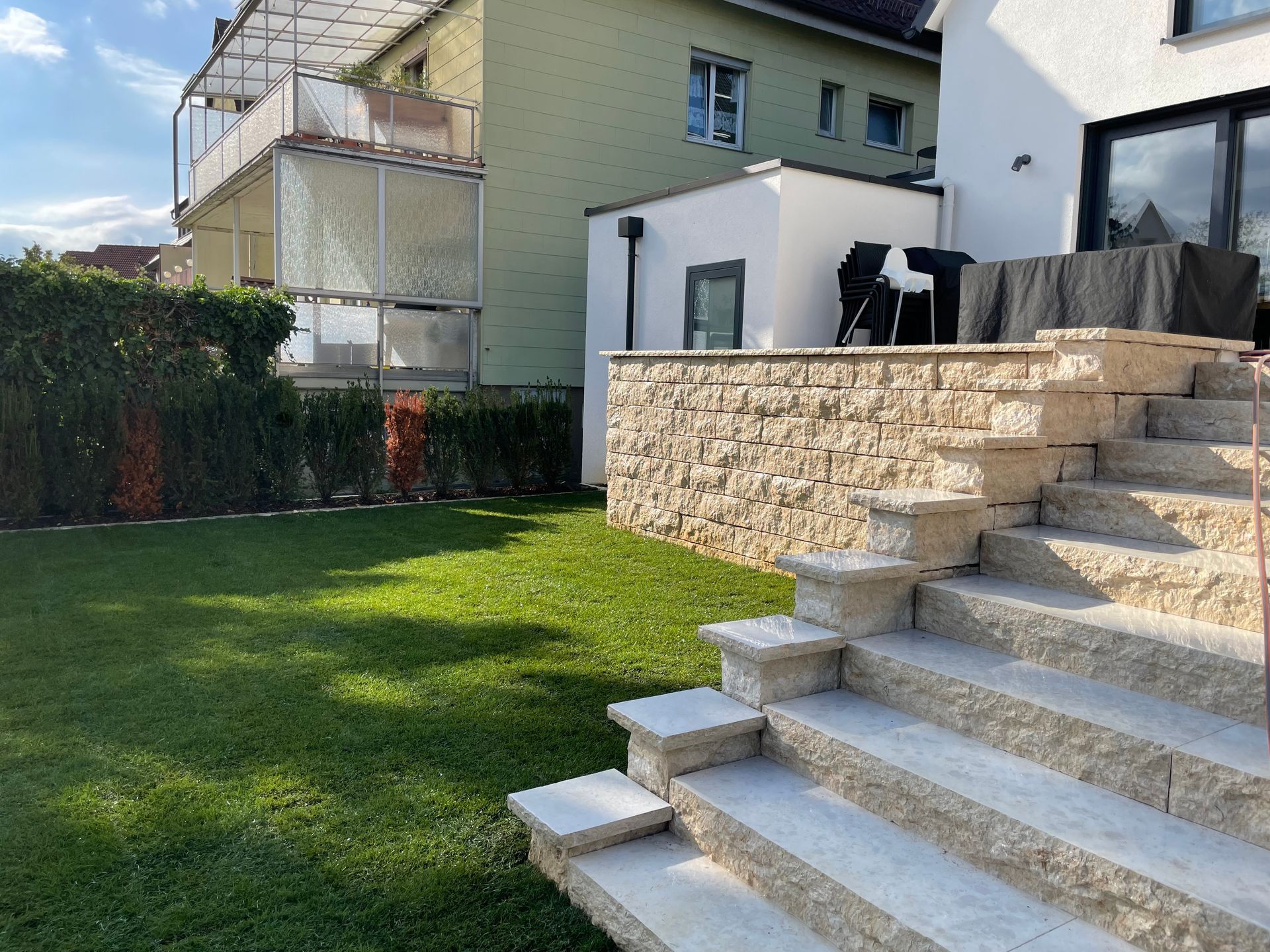 Steintreppen im Garten