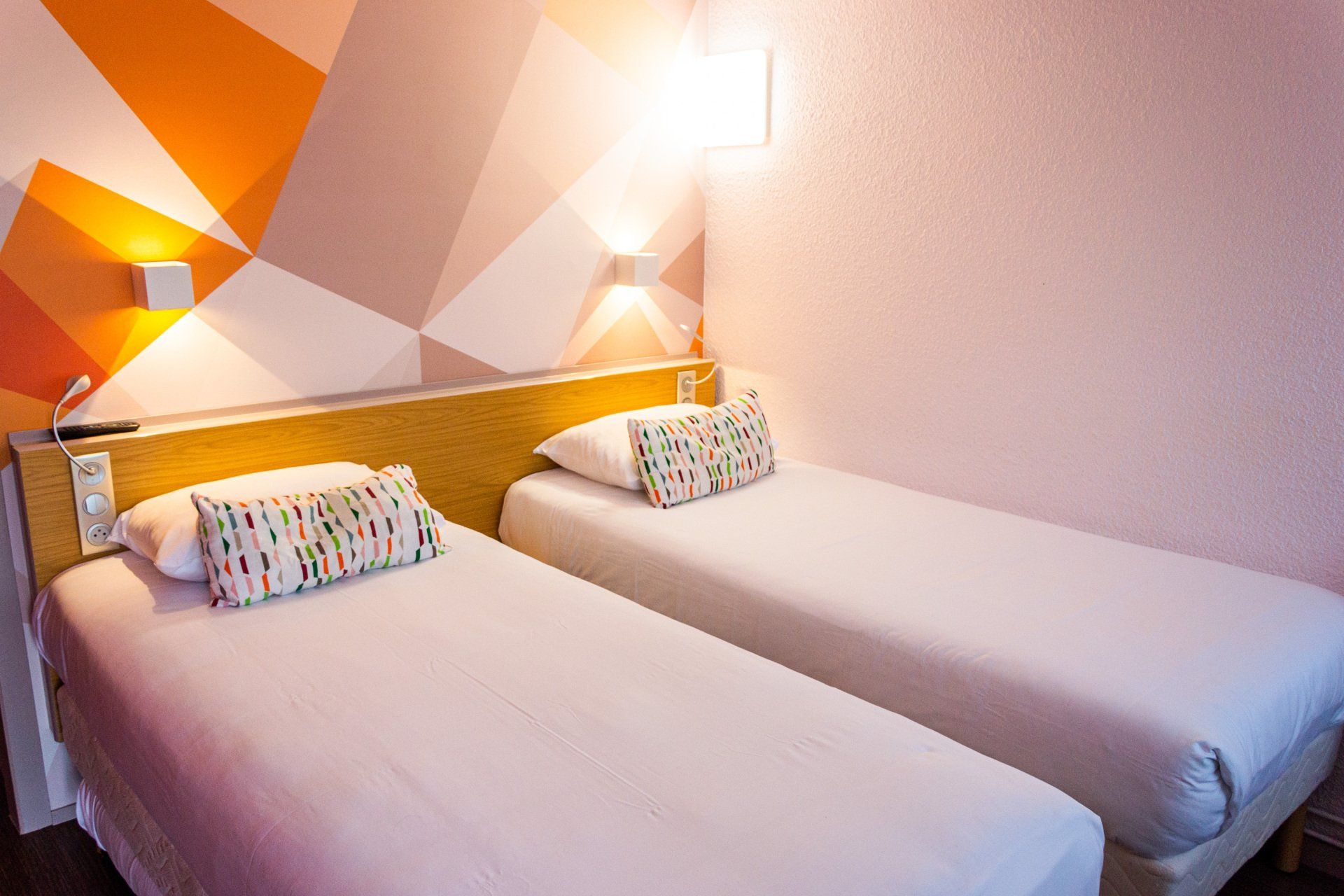 Chambre double avec deux lits simples