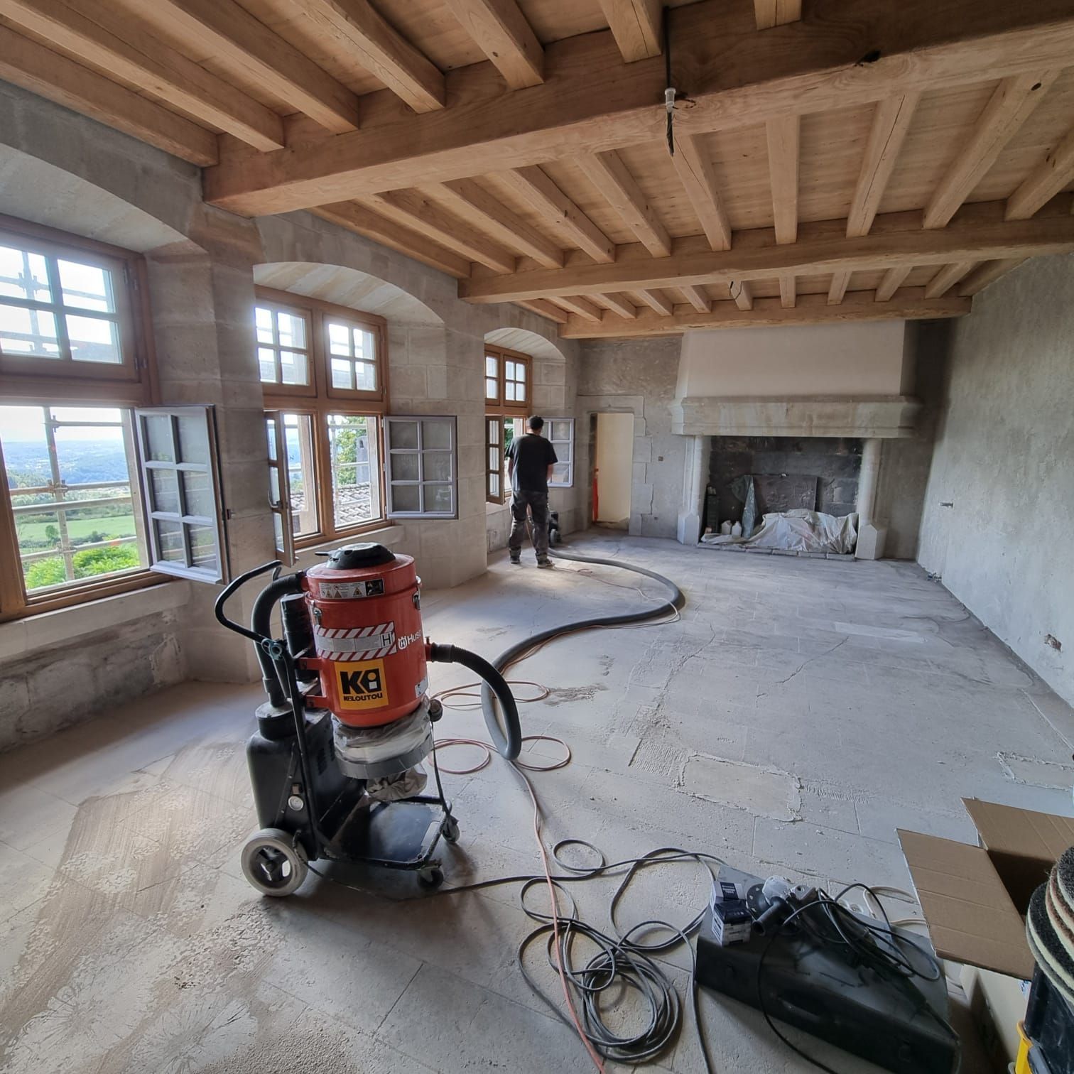 Intérieur d'une habitation après un chantier.