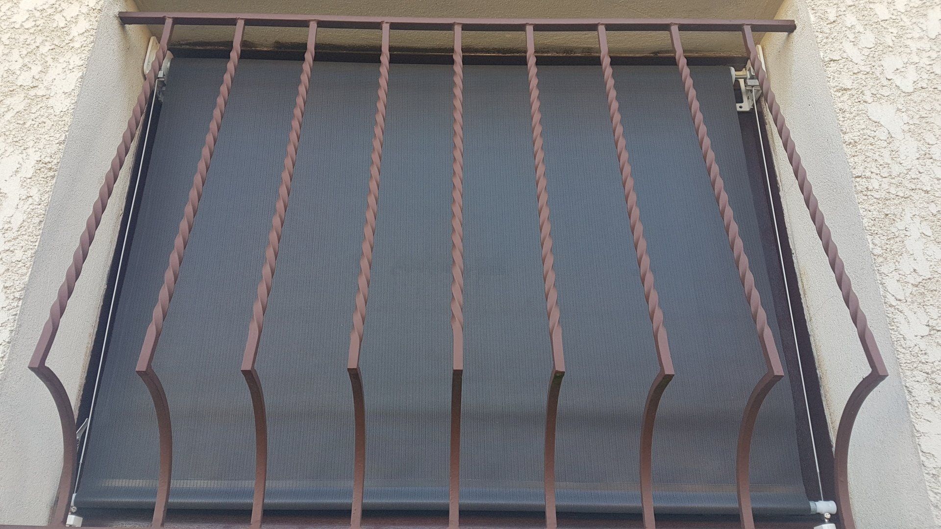 Store intérieur en screen