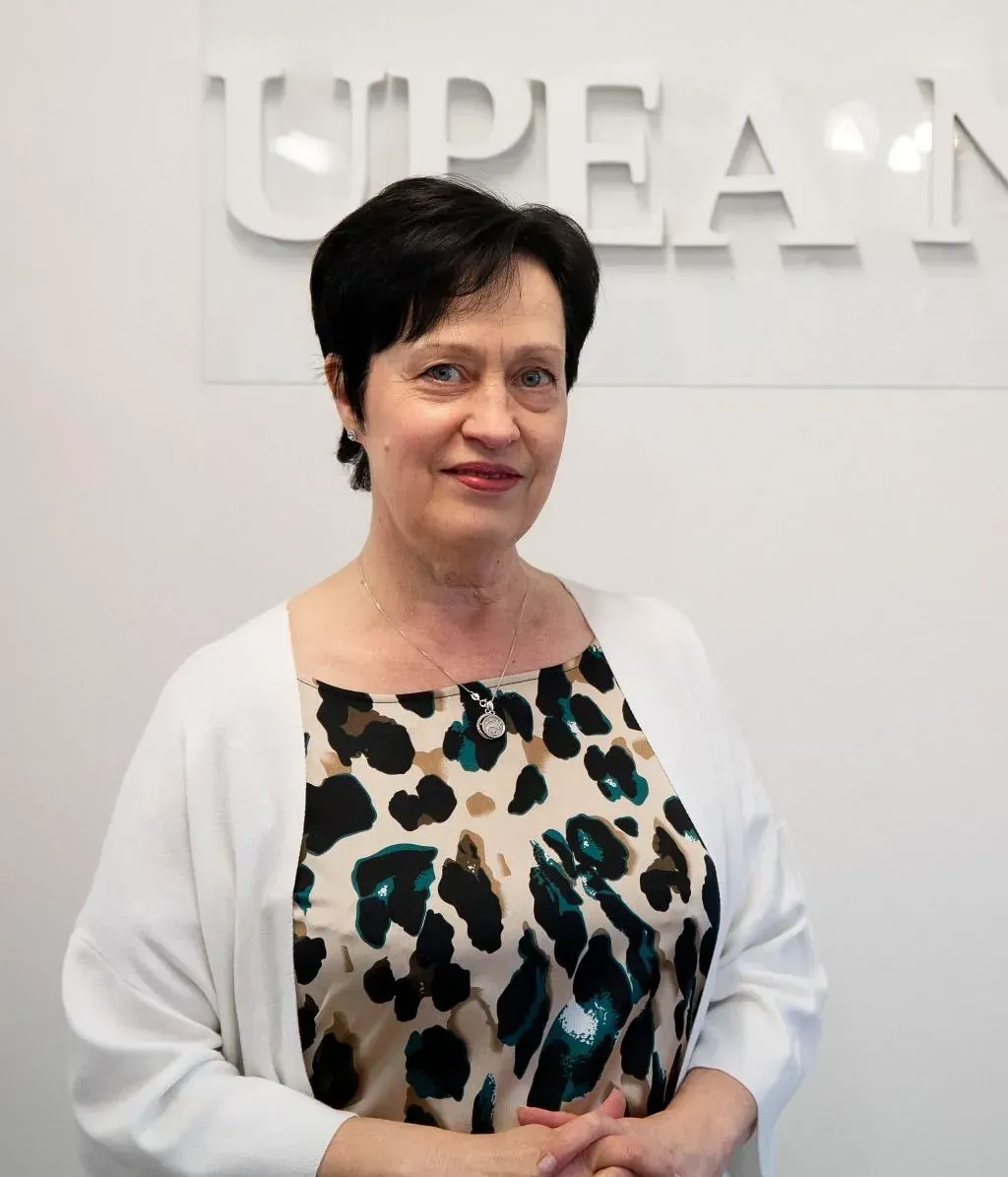 Diplomikosmetologi Helena Suominen