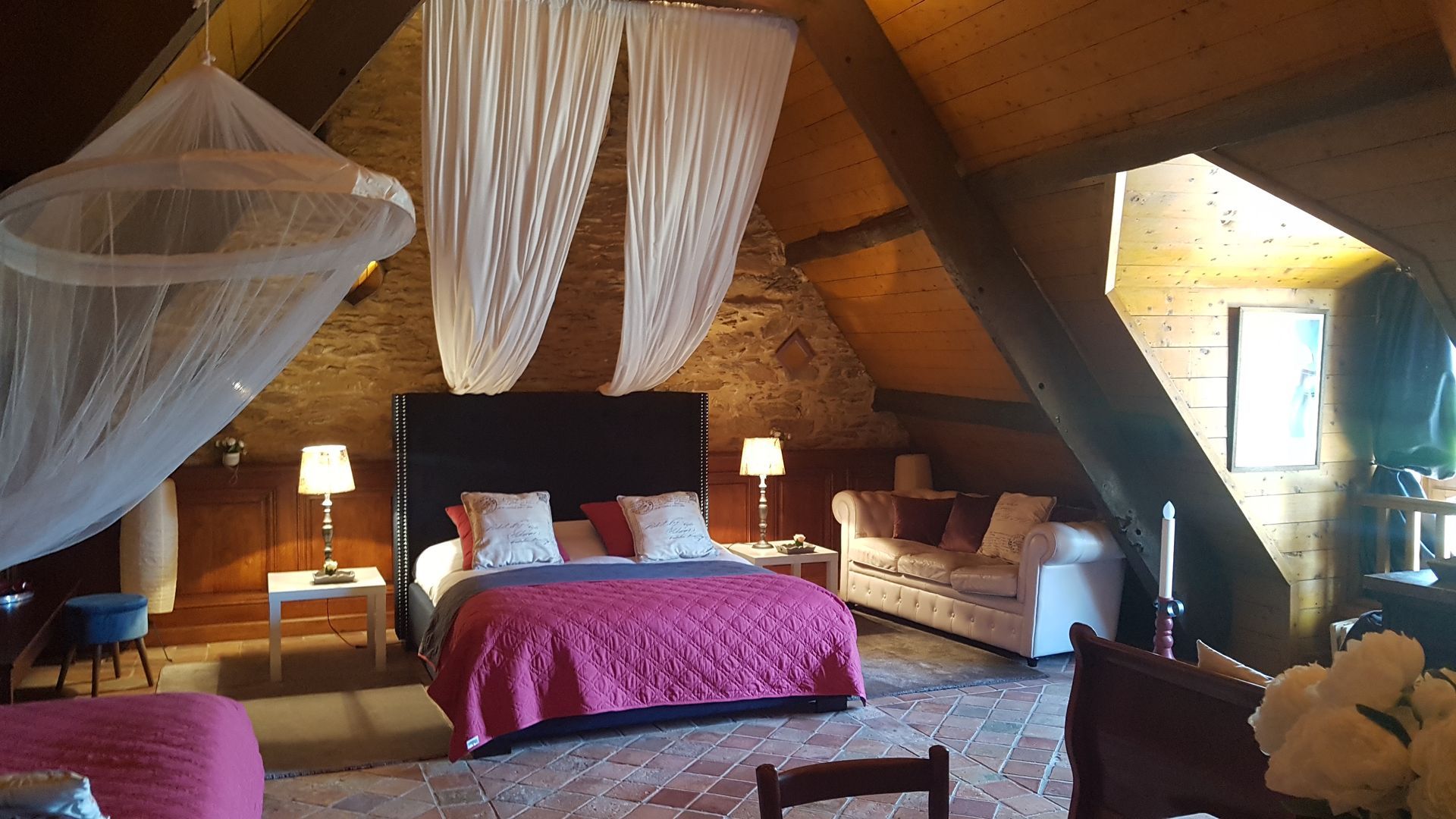 Chambre d'hôtel traditionnelle.