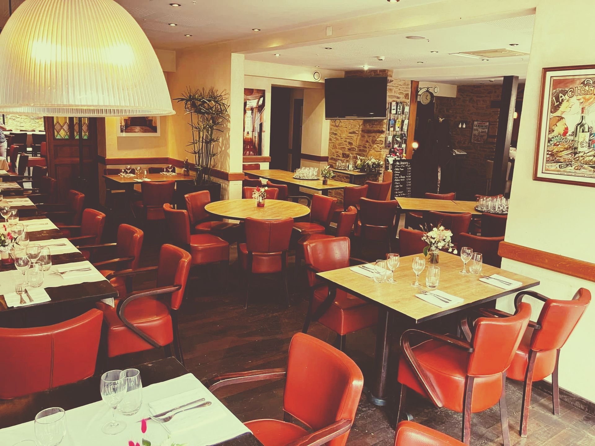 Tables de restaurant.