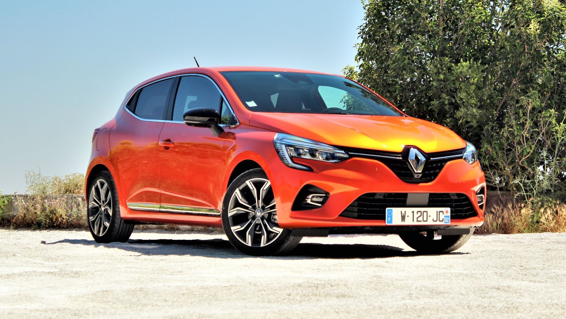 Renault Clio rouge orange