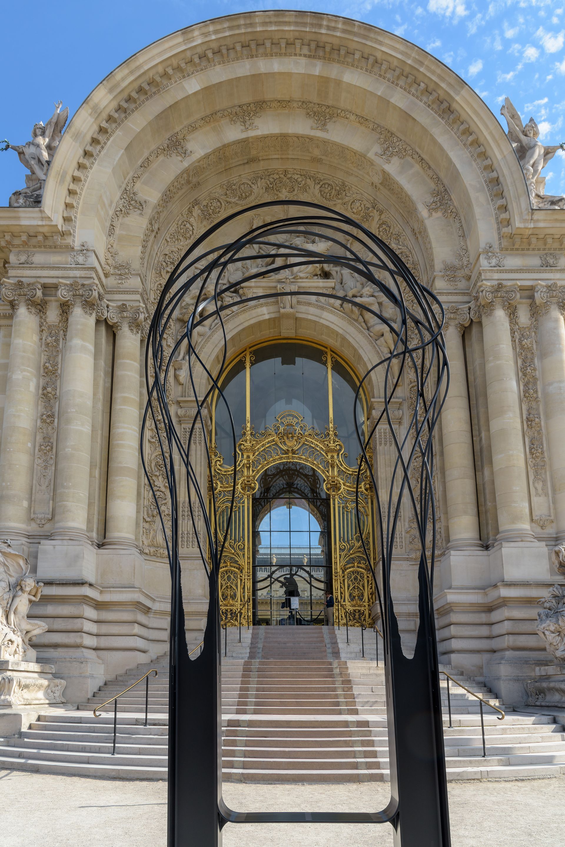 Ouvrages d'art, travaux de restauration, grille dorée