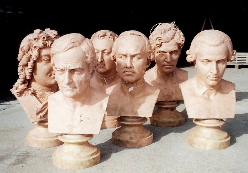 Bustes en pierre restaurés par Yvelines Sablage