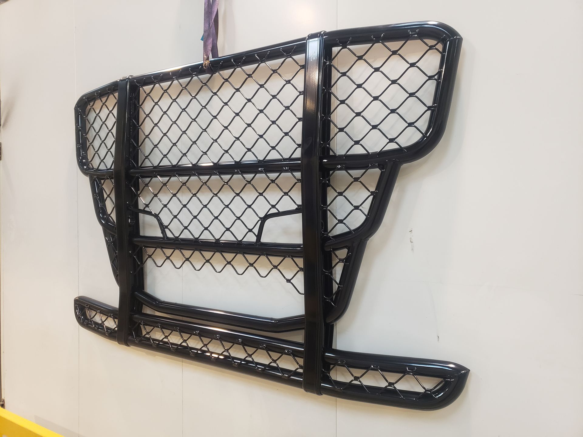 Pièce en métal avec finition peinture époxy