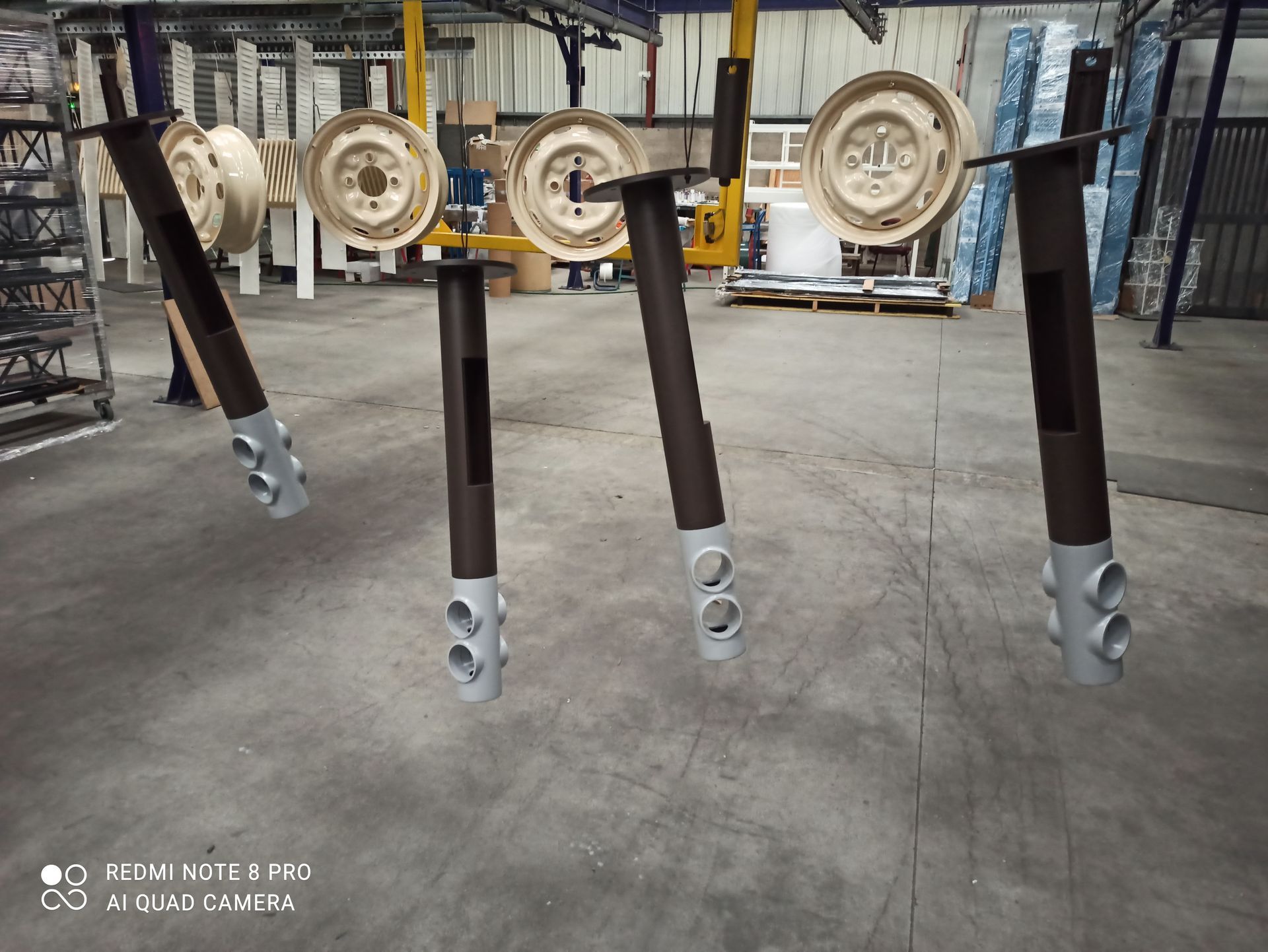 Pièce en métal à peindre