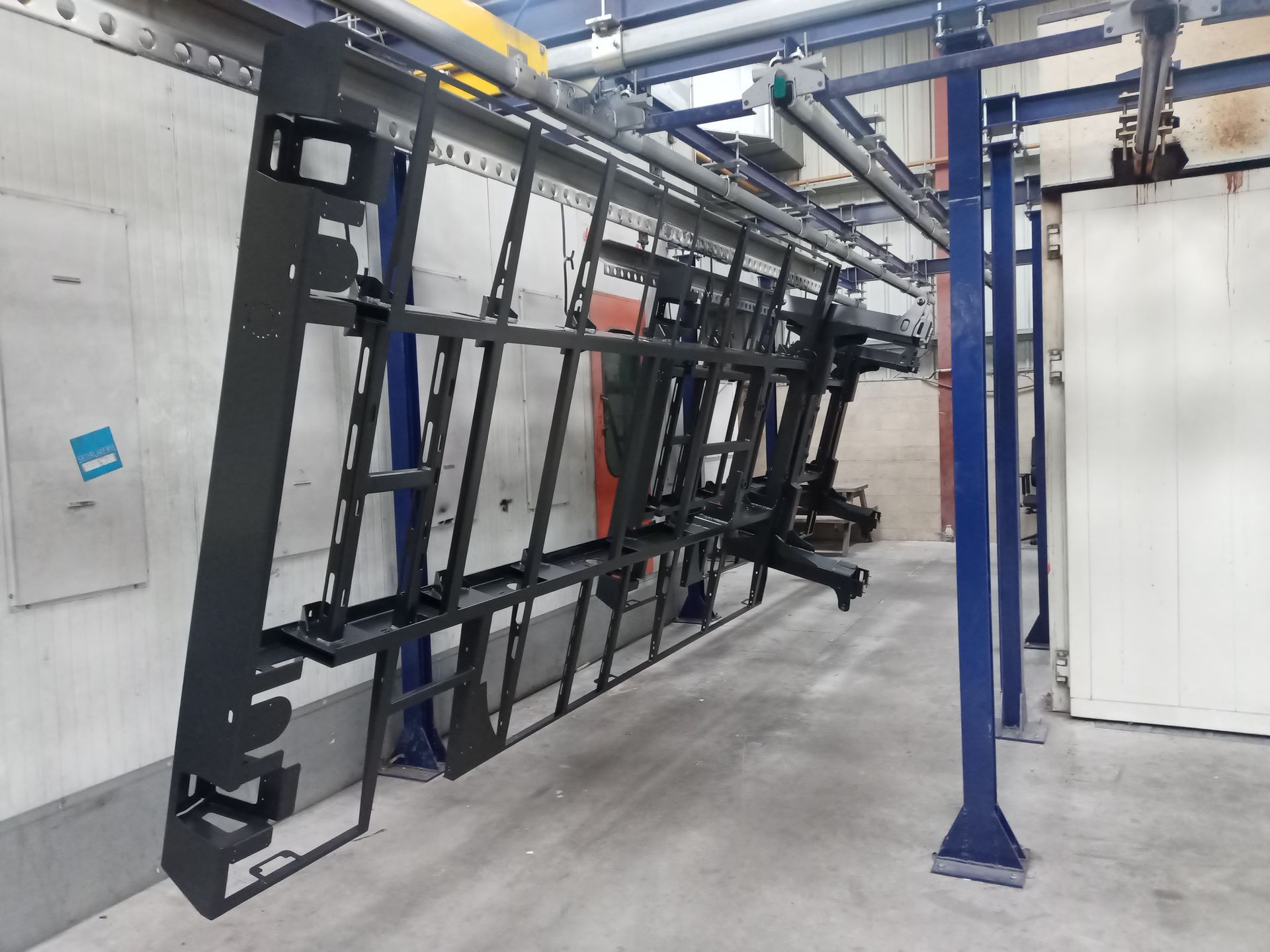 Structure en métal avant peinture époxy