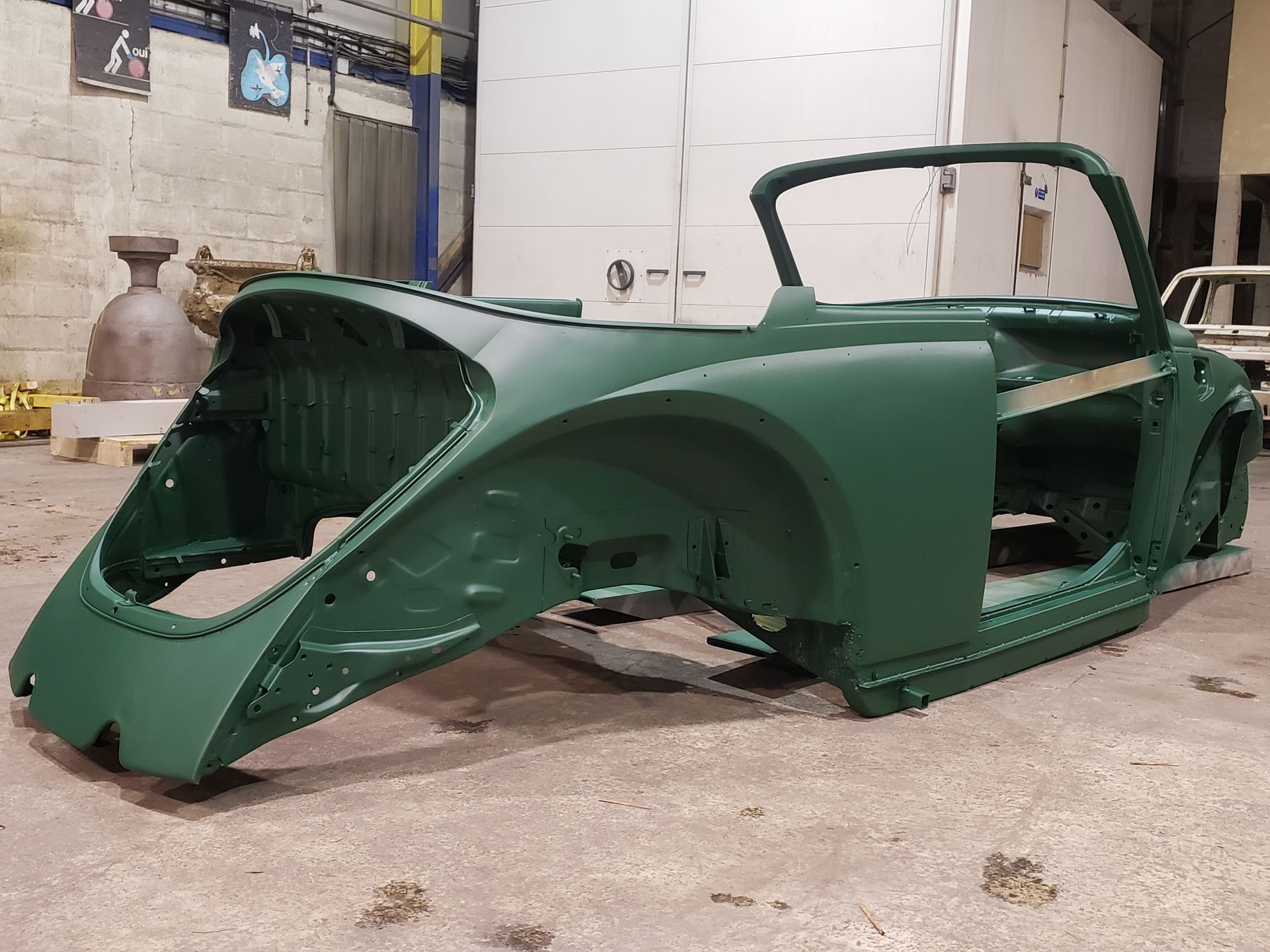 Restauration de véhicule avec phosphatation et poudrage