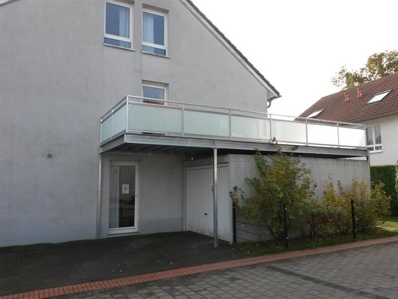 Länglicher Balkon auf Terassendach in Aachen