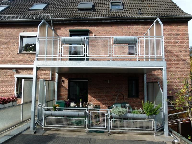 Balkon über zwei Ebenen