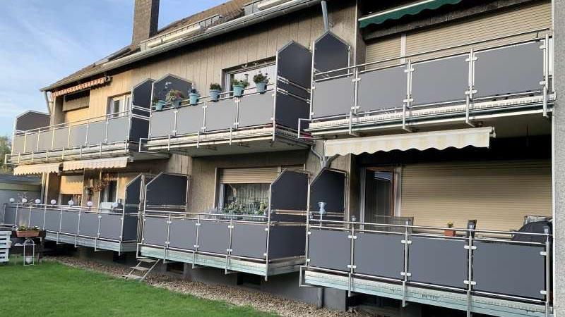 Geländer mit WPC-Trespa Füllung