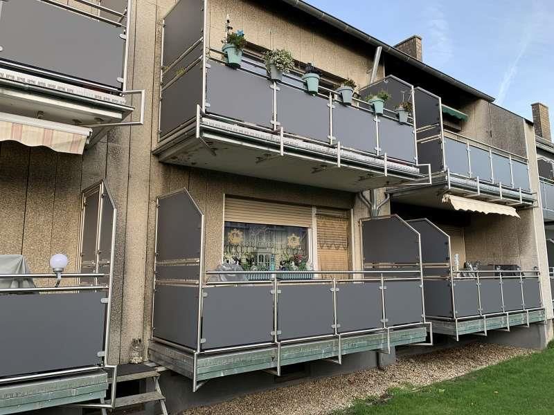 Geländer mit WPC-Trespa Füllung