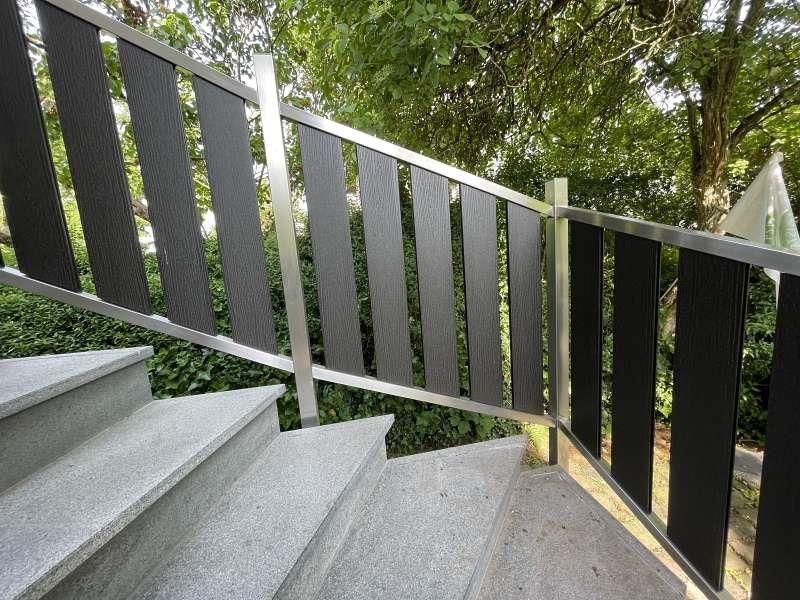 Geländer mit WPC-Trespa Füllung